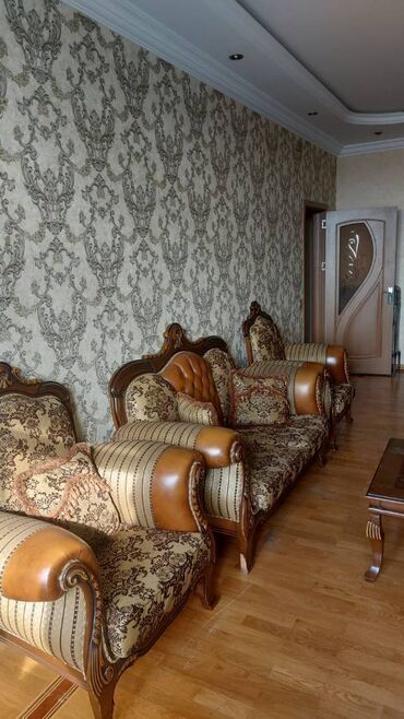 Uzunmüddətli kirayə mənzillər: Qaraev metrosuna yaxin yerləşən ümumi sahəsi 130 kv,m olan,3 otaqlı -da lalafo.az — 6 Uzunmüddətli kirayə mənzillər: Qaraev metrosuna yaxin yerləşən ümumi sahəsi 130 kv,m olan,3 otaqlı — 6