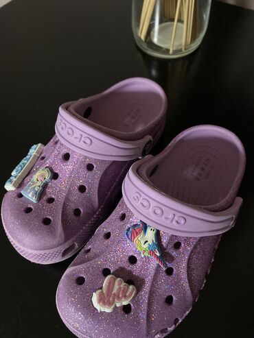 lanene kosulje za plazu: Clogs, Crocs