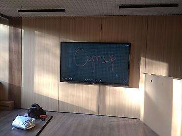 Установка телевизоров: Профессиональная установка телевизора на стену и потолок (продажа — 4