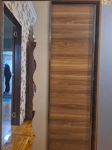 kupe: Sürgülü qapılı paltar dolabı Əla vəzyətdə - Material: ağac — 1