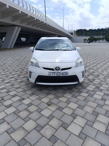 Toyota: Toyota Prius: 1.8 l | 2013 il Hetçbek — 9