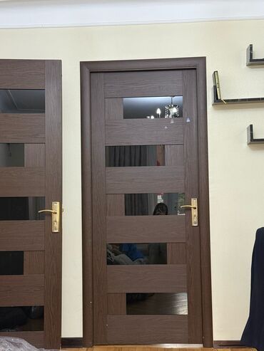 işdənmiş taxtalar: Qapi 2eded 
75azn biri
Genclik m 9313 leli