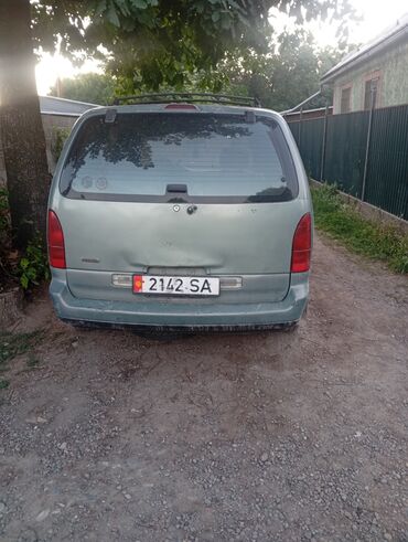 Nissan: Nissan : 1995 г., 3 л, Автомат, Газ, Минивэн