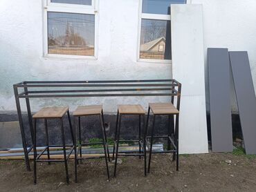 Для кафе, ресторанов: Барный стол в комплекте 4 стулья и две столешницы может ещё чуть-чуть