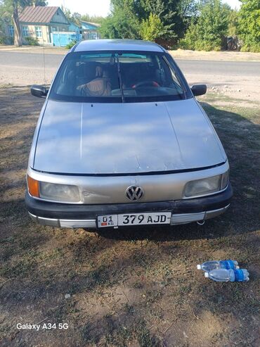 самые дорогие машины в кыргызстане: Volkswagen Passat: 1988 г., 1.8 л, Механика, Бензин, Седан