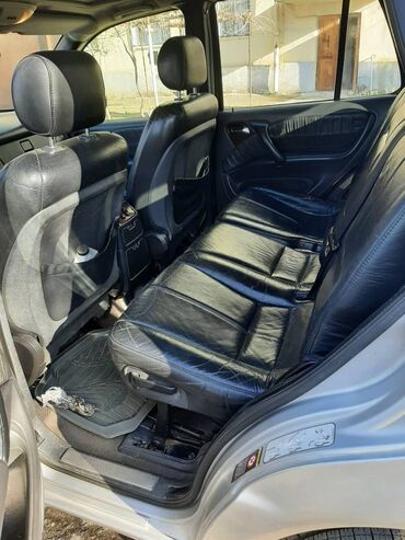 Mercedes-Benz: Mercedes-Benz M-Class: 4.3 l | 2000 il Ofrouder/SUV — 7