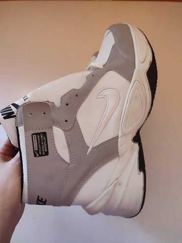 Women's Sneakers and athletic shoes: 41 — 6