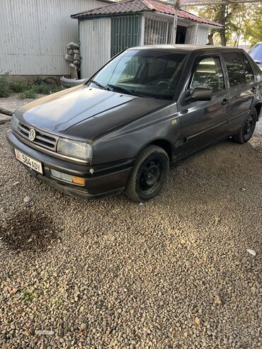 прицепы на трактор: Volkswagen Vento: 1992 г., 1.8 л, Механика, Бензин, Хетчбек