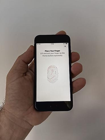Apple iPhone: Iphone SE 2022 crni sa 128 gb memorije, sim free i icloud free — 4