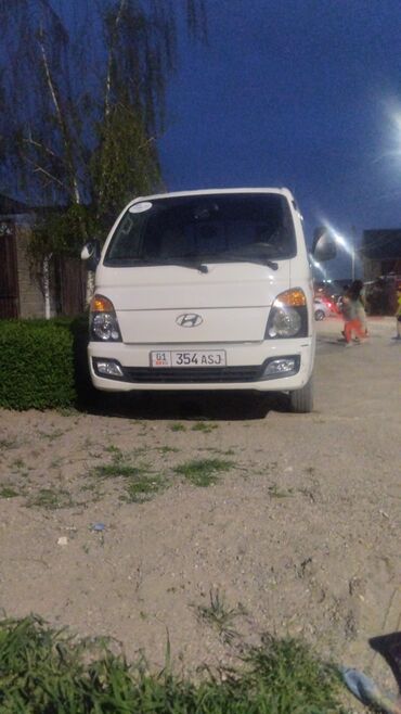 Легкий грузовой транспорт: Легкий грузовик, Hyundai, Стандарт, 1,5 т, Б/у