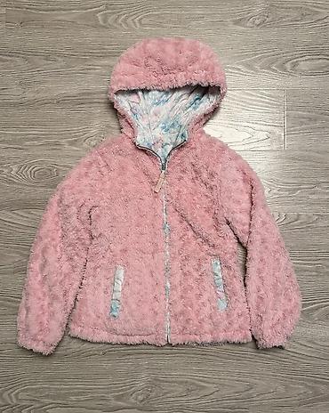 Продаю фирменную детскую осенне-весеннюю курточку на девочку 8-10 лет