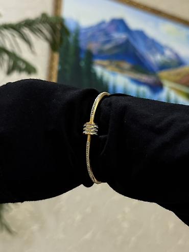 Браслеты: Женские браслеты успейте купить на 8 марта💐🌺 Идея подарка и стильный — 3