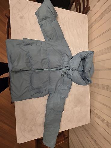 Üst geyimi: Açıq mavi rəngli qışlıq puffer gödəkçə - Model: kapüşonlu, uzunqol — 1
