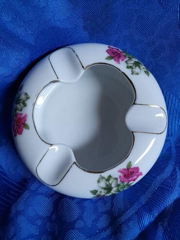 Stare vaze i dekor: Kineska nova porcelanska pepeljara iz 70ih. godina — 7