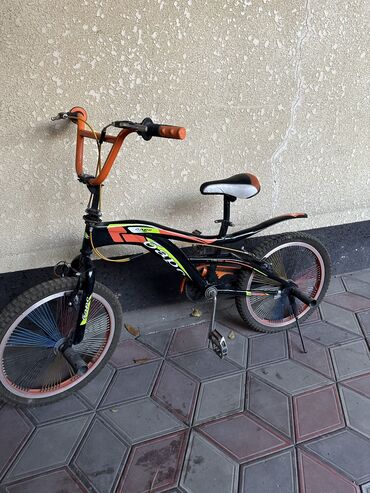 детский велосипед размер колес возраст: Продается велосипед возраст примерно от 8 лет.Качество хорошее надо