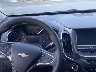 Chevrolet: Chevrolet Cruze: 1.4 l | 2018 il 185000 km Sedan — 17