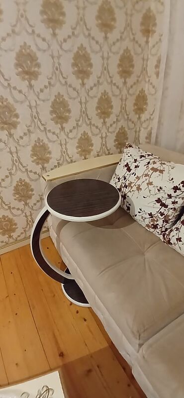 Stend vitrinləri: Bu dəstə müxtəlif rənglərdə və ölçülərdə, ağ, tünd qəhvəyi və bej — 5