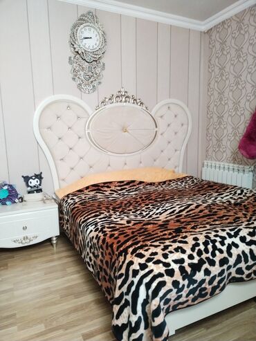 Uzunmüddətli kirayə mənzillər: Telebe qiz lazimdi otag yoldazi — 12