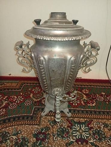 Antik kömür/sobaya əsaslanan samovar - Kütləvi metal gövdə, relyef lalafo.az -da Antik kömür/sobaya əsaslanan samovar - Kütləvi metal gövdə, relyef