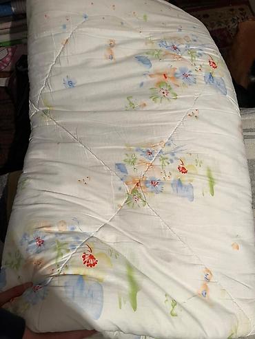 Одеяла и пледы: Одеяло, Б/у, Все сезоны — 1