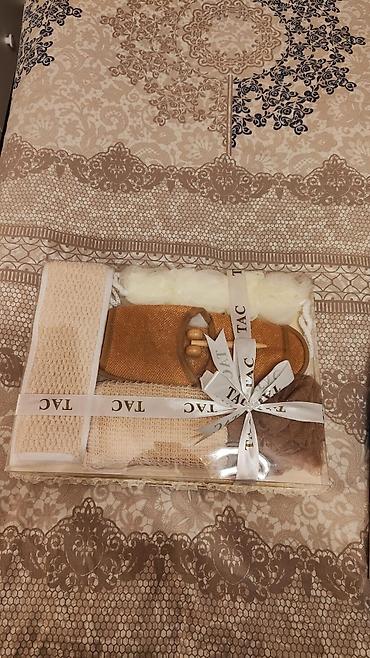 Hamam/bədən baxımı hədiyyə dəstləri 2 fərqli rəng və komplekt: 1)