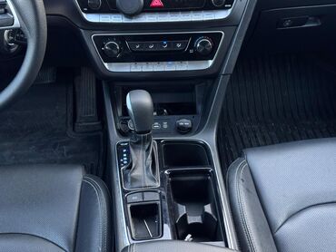 Hyundai: Hyundai Sonata: 2021 г., 2 л, Автомат, Газ, Седан — 5