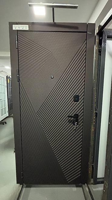 Межкомнатные двери: Входная дверь с декоративной панелью внутри и снаружи — это — 10