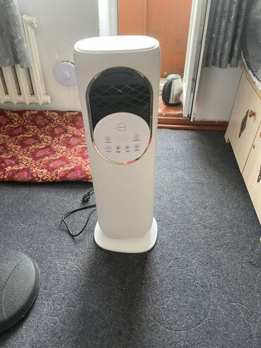 башенный кулер: Напольный башенный вентилятор-охладитель - Компактный вертикальный