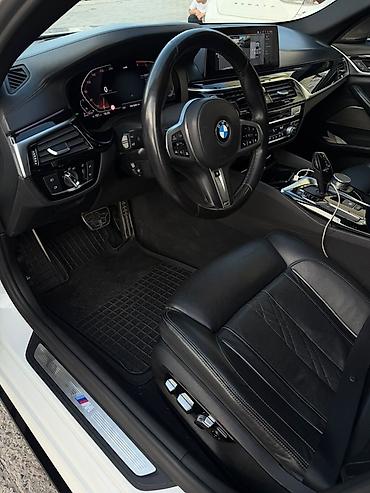 Обвес: BMW 5 Series (G30) в обвесе M Performance - Кузов: седан, белый цвет — 9