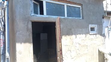 Bayıl qəsəbəsində qeyri yaşayış kupca tikili,78(35+43)kvadrat təmirsiz
