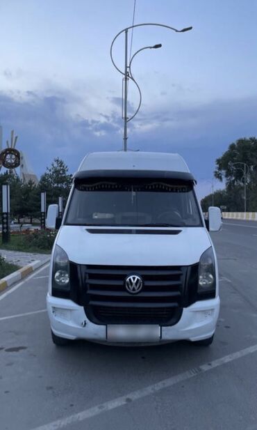 обмен е 34: Volkswagen Crafter: 2010 г., 2.5 л, Механика, Дизель, Бус