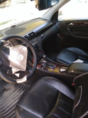 Mercedes-Benz: Mercedes-Benz 240: 2.4 l | 2005 il Sedan — 11