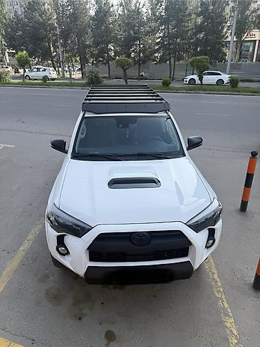 off roud: Toyota 4Runner: 2020 г., 4 л, Типтроник, Бензин, Внедорожник — 5