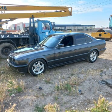 машына жип: BMW 525: 1988 г., 2.5 л, Механика, Бензин, Седан