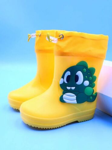 Čizme: Cena:2000din Dostupni — 11