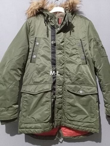 Pencəklər: Kişi qış parka gödəkçə – zeytun-yaşıl rəng. - Ölçü: M-L (üzərində qeyd