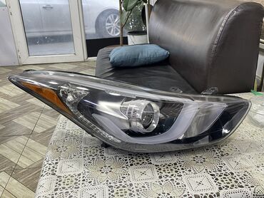 emblem: Sağ, Yaxın və uzaq vuran işıqlar Hyundai, 2014 il, Orijinal, ABŞ, İşlənmiş