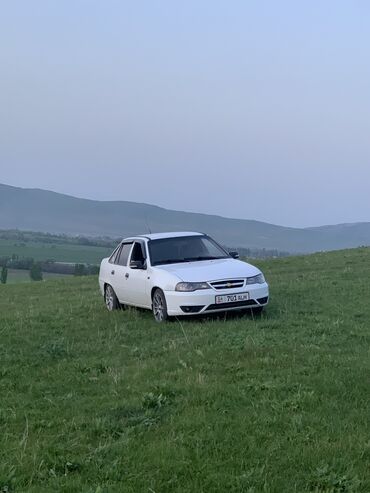 лобовое стекло на матиз: Daewoo Nexia: 2010 г., 1.6 л, Механика, Бензин, Седан