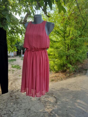 Haljine: Haljine na rasprodaji prelepe i kvalitetne,u nekoliko velicina po — 1