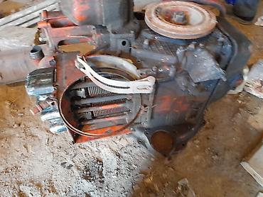golf car satilir: T25 traktorunundu. Karbkanın, mostların içərisi yoxdu. Mator vurub — 9