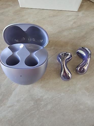 Qulaqcıqlar: Huawei FreeBuds 6 simsiz qulaqlıq Xüsusiyyətlər: - HUAWEI SOUND səs — 4