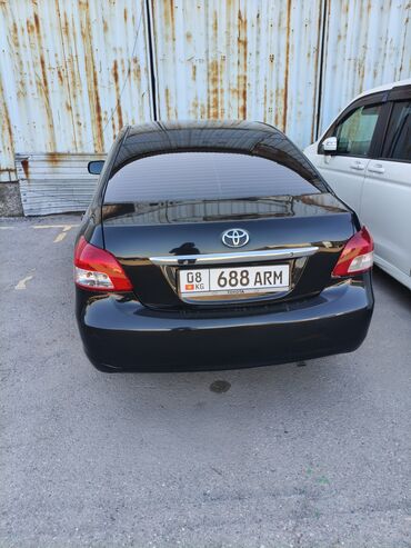 требует вложения: Toyota Yaris: 2006 г., 1.5 л, Автомат, Бензин, Седан