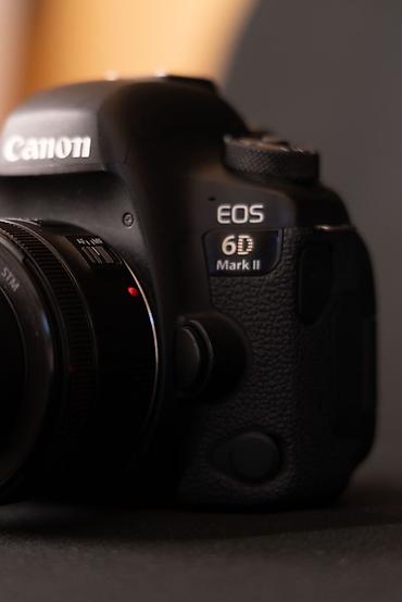 canon 6d: Canon EOS 6D Mark II DSLR + Canon EF 50mm f/1.8 STM obyektiv Üzərində — 5