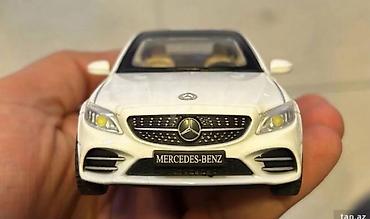 18 oyuncaqlar: Mercedes-Benz C-Class 1:18 miqyaslı kolleksiya modeli - — 2