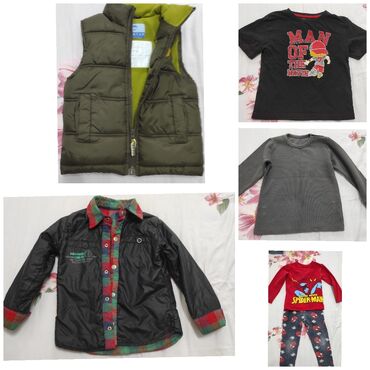 куртка короткий: Продаю детские вещи на мальчика, 4-5 лет. Жилет, куртка лёгкая