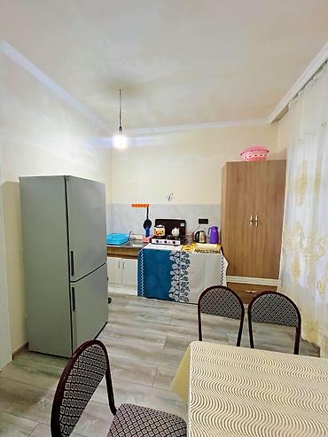 4 otaqlı ev certyojları: İcarəyə verilir: 3 otaqlı, zalı və mətbəxi olan tam mebel və — 4