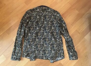 Köynək və bluzalar: Oğlan köynəkləri satılır.Təzədir.Çeşidlər var. Real alıcılar əlaqə — 2