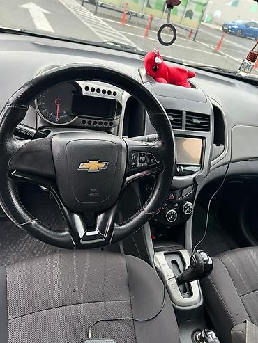 ceşka stop: Chevrolet Aveo: 1.6 l | 2014 il 267752 km Sedan — 7