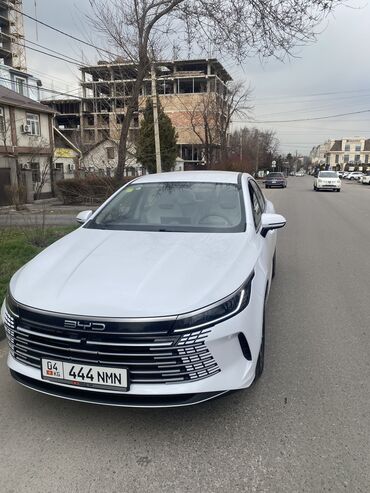 Легковой транспорт: Сдаю в аренду: Легковое авто, Частная аренда