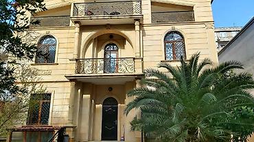 Коммерческая недвижимость: Vorovski qəsəbəsində villa ofis kimi kirayə verilir! Binəqədi rayonu — 2